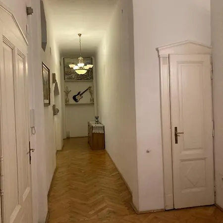 Elegance In The Heart Apartment Budapest Exterior photo